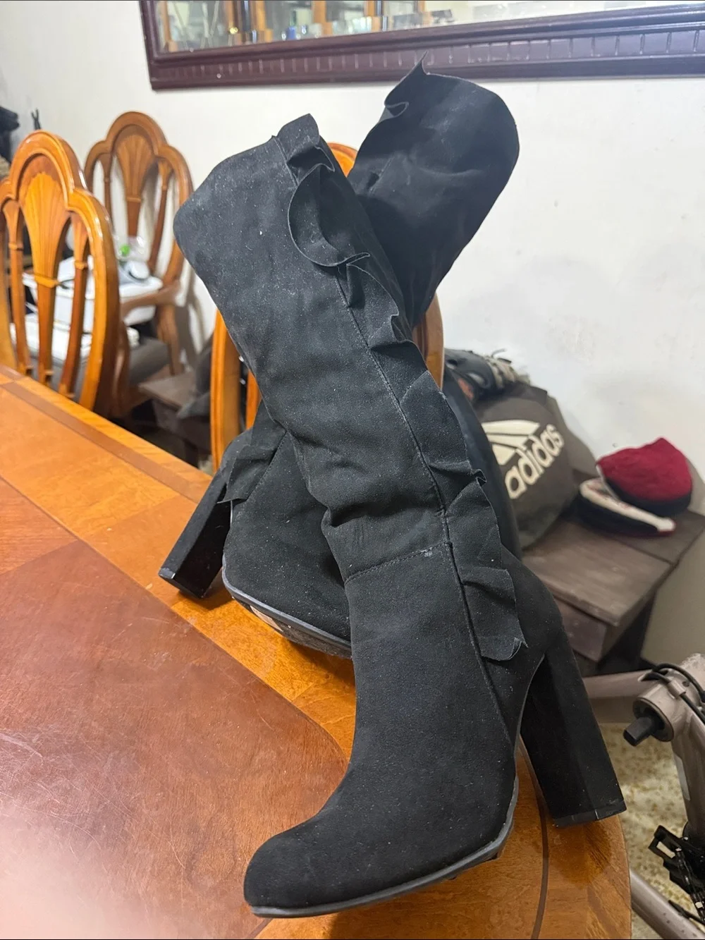 N/A elegant black